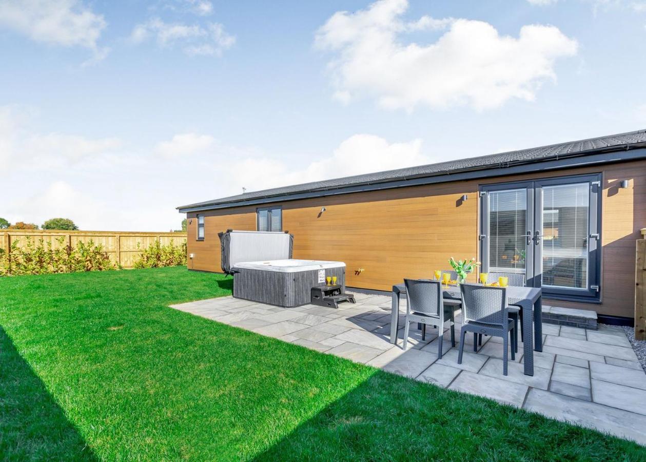 Отель Cotswold Gateway Escape Offenham Экстерьер фото