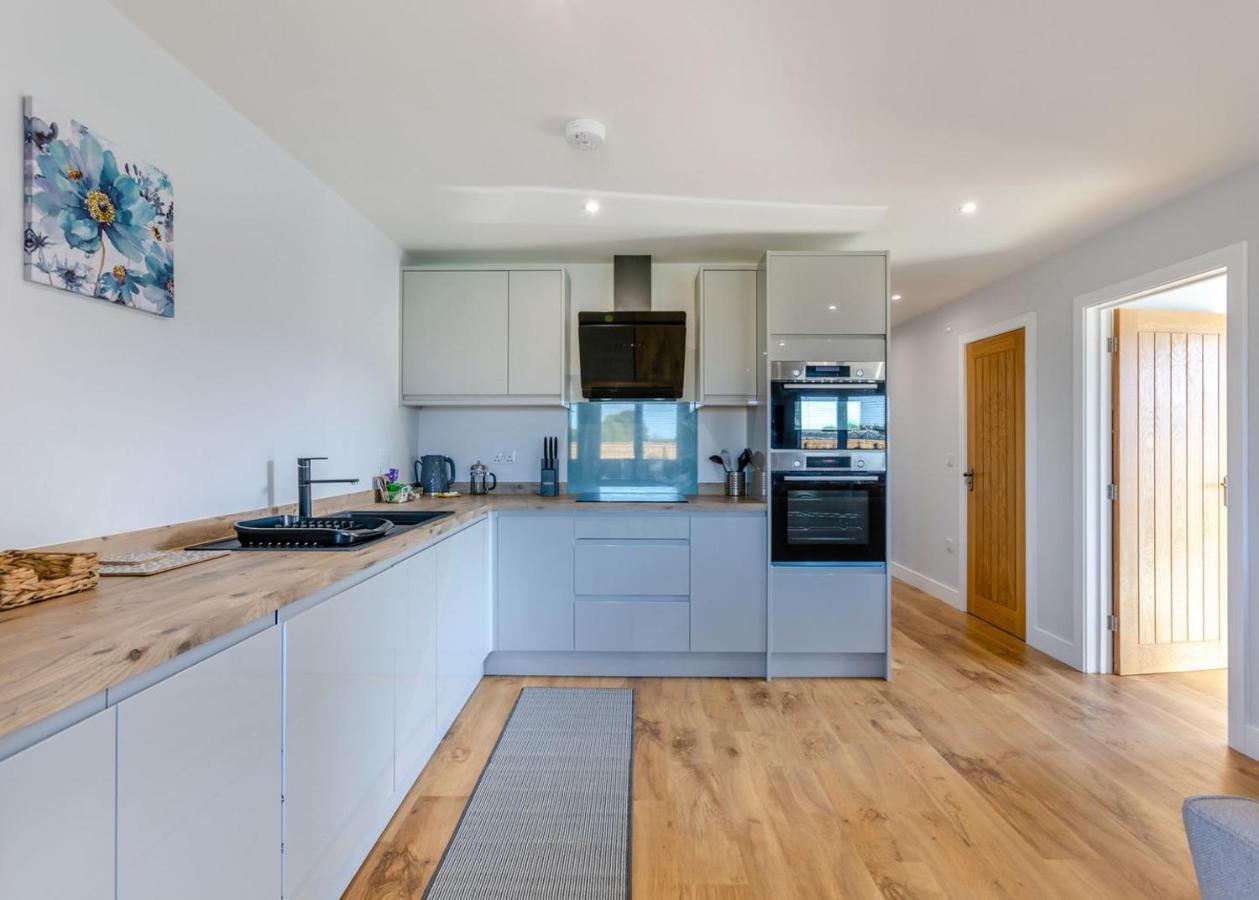Отель Cotswold Gateway Escape Offenham Экстерьер фото