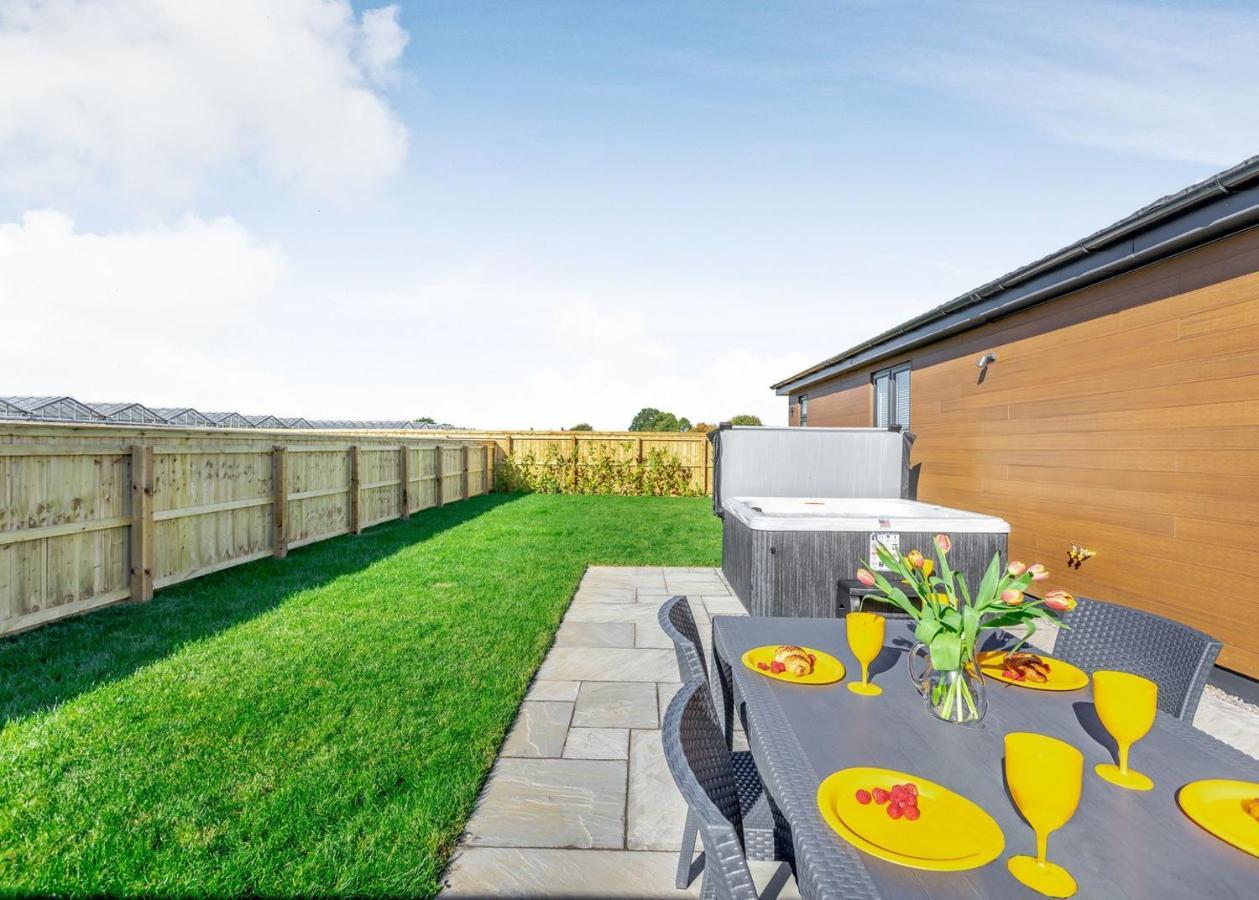 Отель Cotswold Gateway Escape Offenham Экстерьер фото